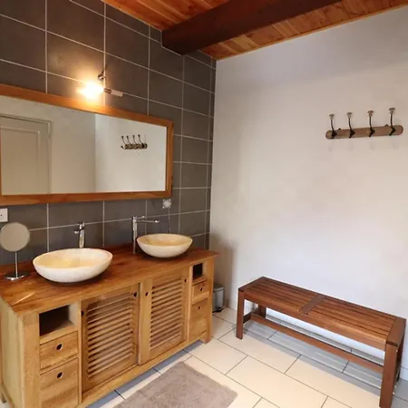 بيت للعطل Maison De Montagne Renovee, Proche Du Ski, Rando, Peche, Cascades, 5 Chambres, Jardin, Animaux Acceptes - Fr-1-742-56