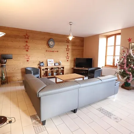 بيت للعطل Maison De Montagne Renovee, Proche Du Ski, Rando, Peche, Cascades, 5 Chambres, Jardin, Animaux Acceptes - Fr-1-742-56 Neussargues en Pinatelle